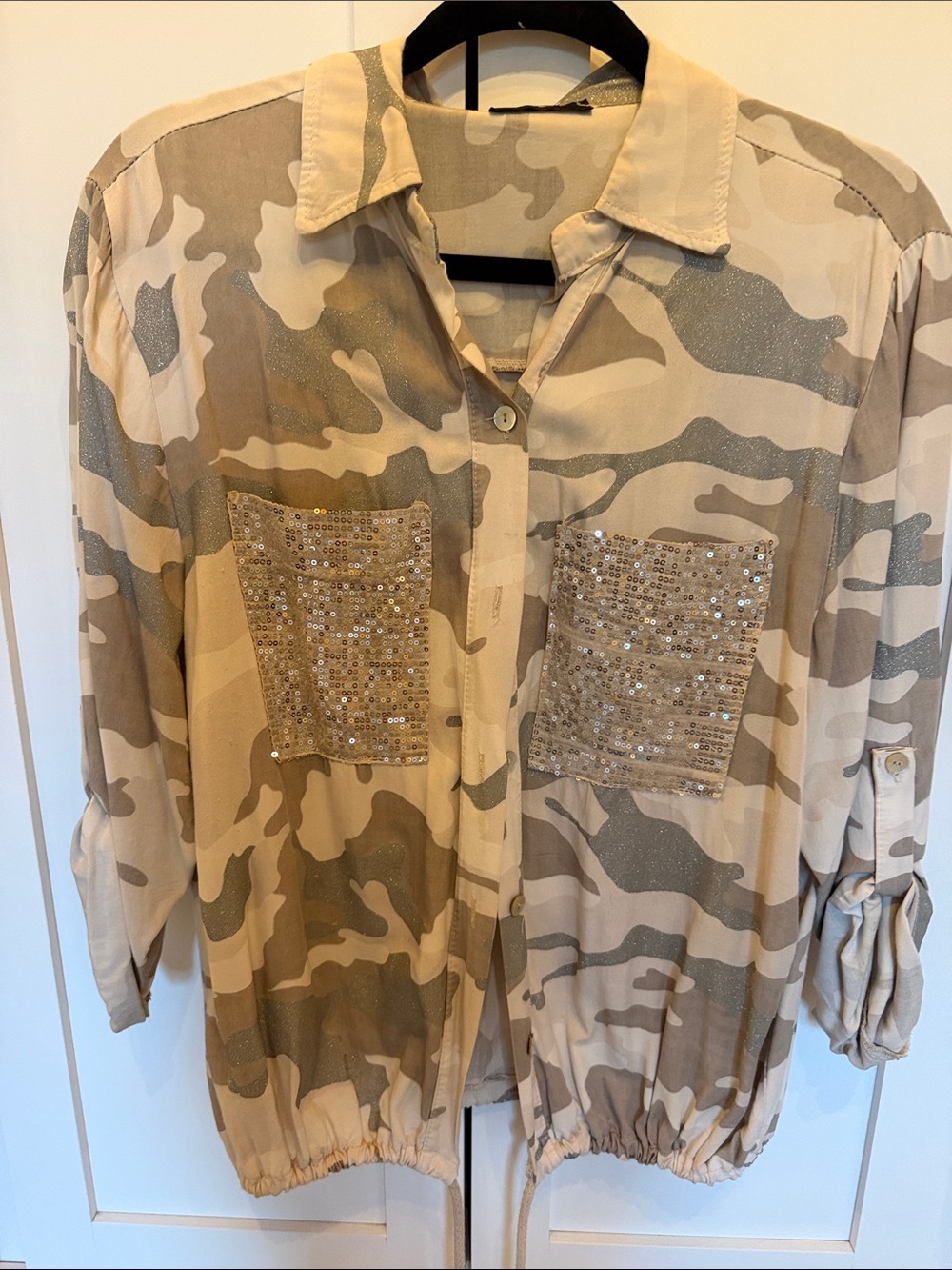 Girls' Beige Camo Button-Down Shirt with Sequin Pockets